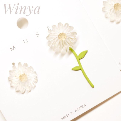 【winya 韓國飾品 現貨 】正韓 溫柔小雛菊耳環 限量現貨